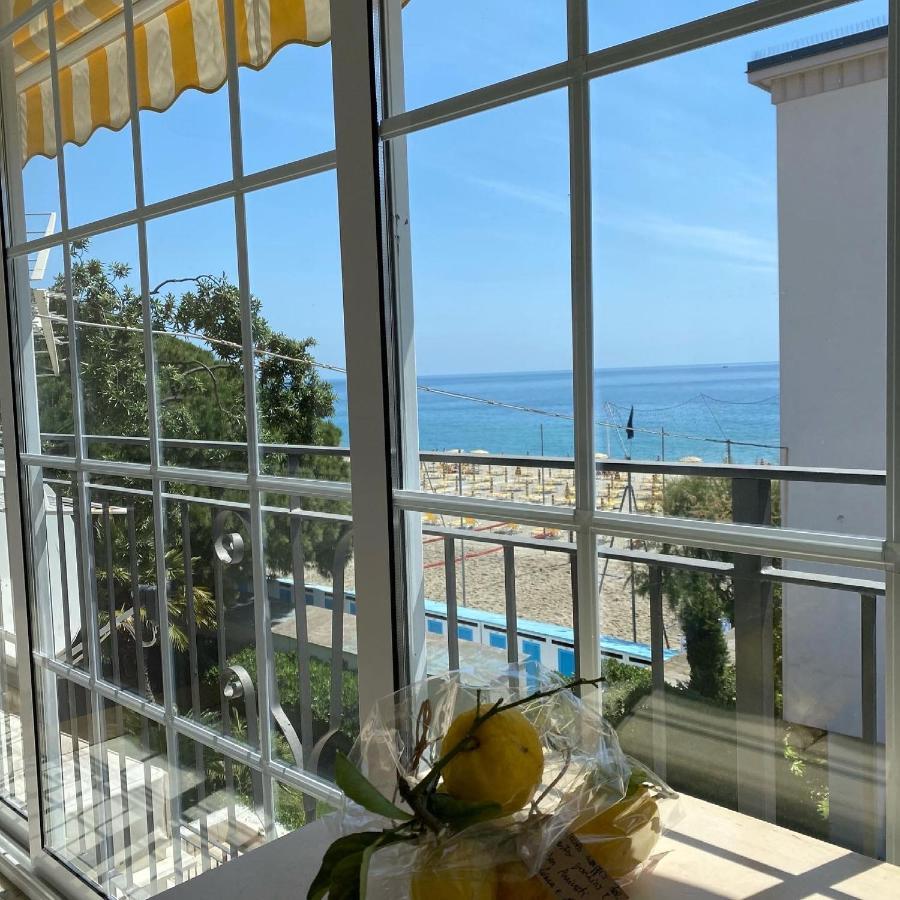 Residence Villa Ombrosa Споторно Екстериор снимка