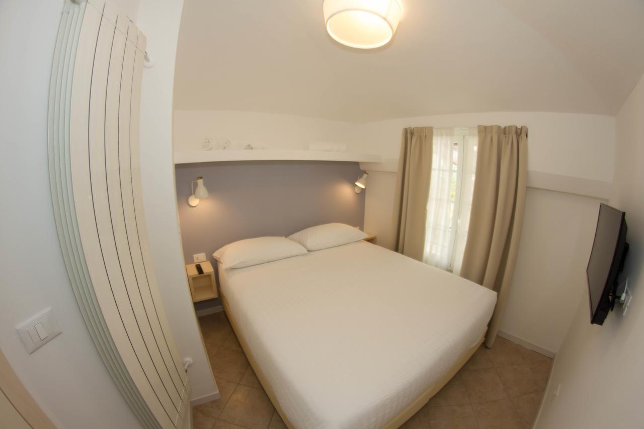 Residence Villa Ombrosa Споторно Екстериор снимка