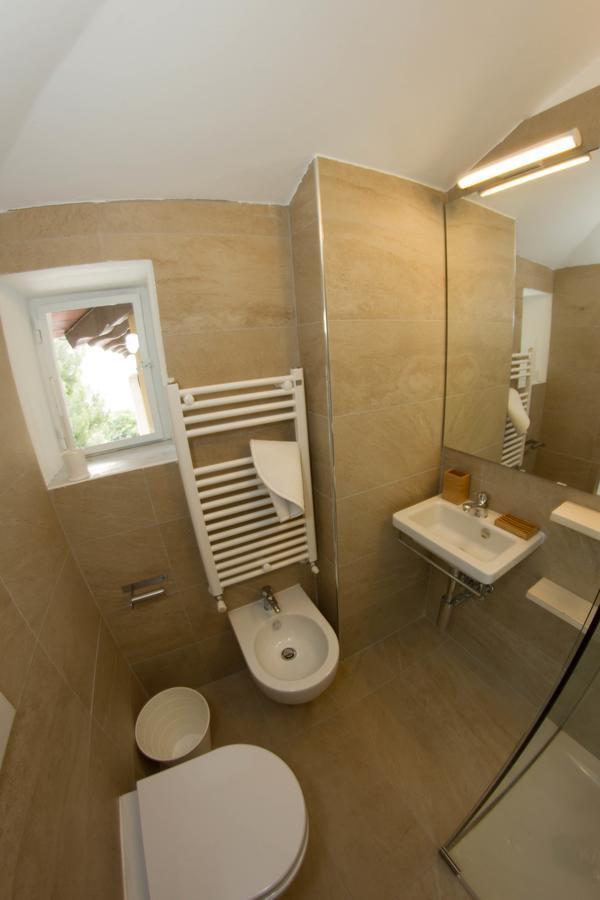 Residence Villa Ombrosa Споторно Екстериор снимка